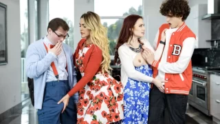 MomSwap – Swapping to Teach a Lesson/ Jessica Ryan & Savvy Suxx